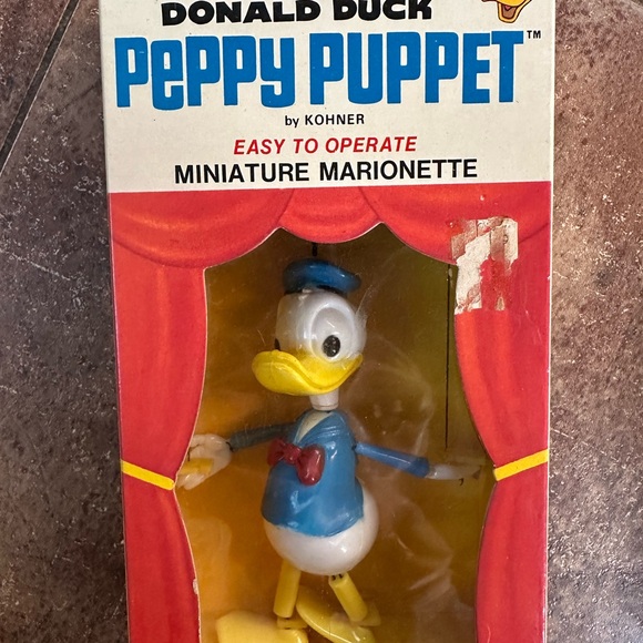 Vintage Disney Donald Duck Peppy Puppet miniature marionette NIB